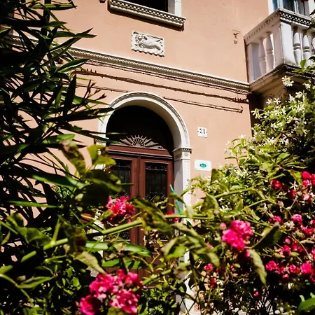 Bed and breakfast Colombo 4*