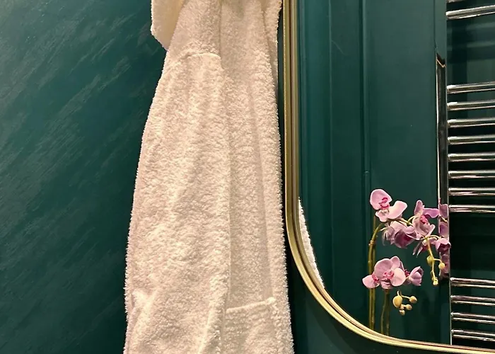 לינה וארוחת בוקר Colombo 4*