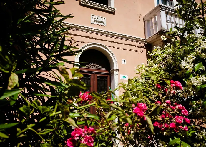 Bed and breakfast Colombo 4*