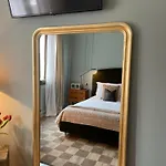 Bed & Breakfast Colombo 4*