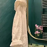 Bed & Breakfast Colombo 4*