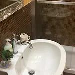 Bed & Breakfast Colombo 4*